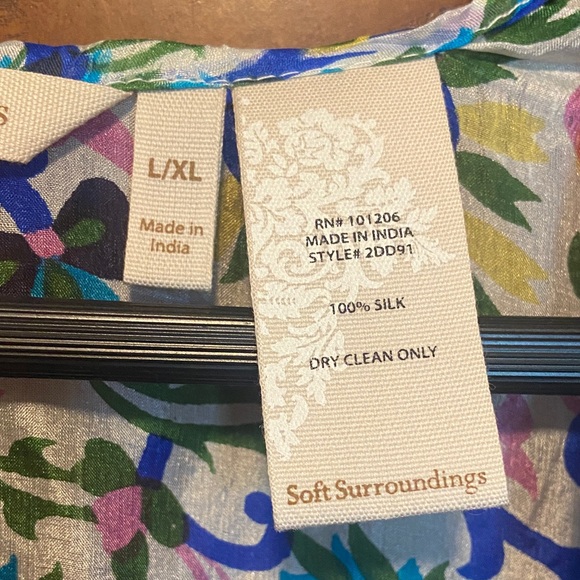 Soft Surroundings 100% Silk Kimono
Size M/L - Picture 3 of 6